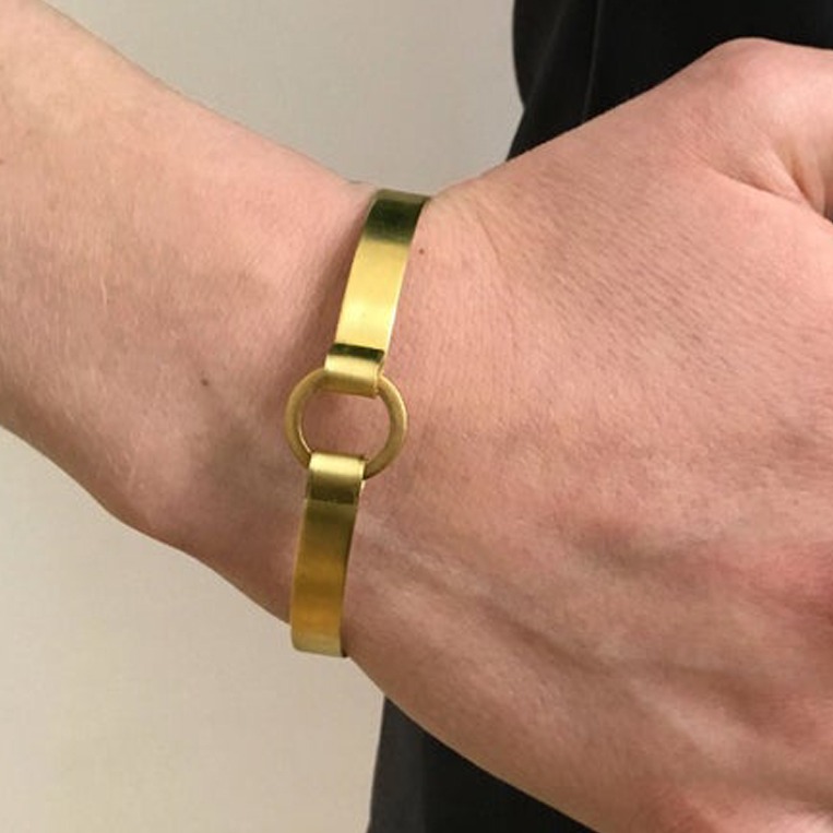 22 Kt Yellow Gold Women's O Ring Hook Closer Bracelet Bangle 18 Grams