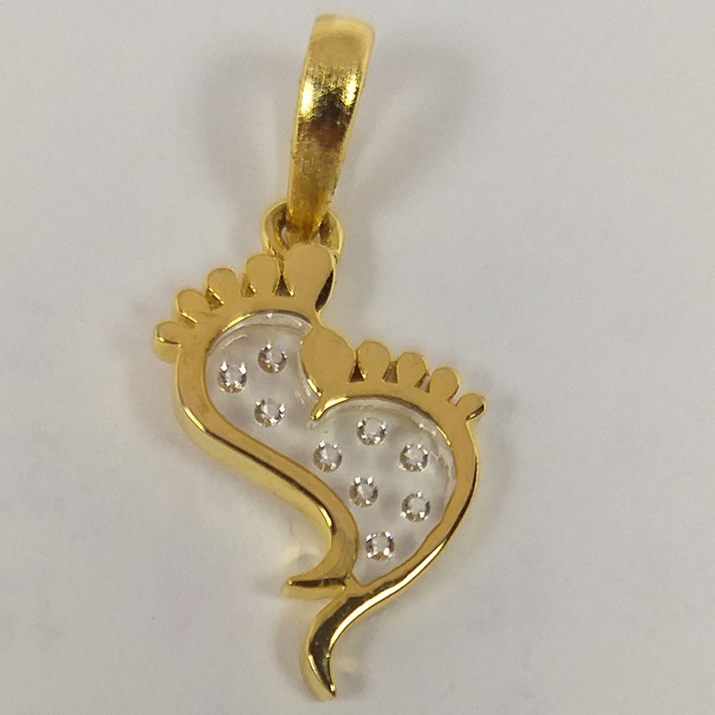 18KT Gold Real Diamond Setting In Glass Attractive Heart Pendant