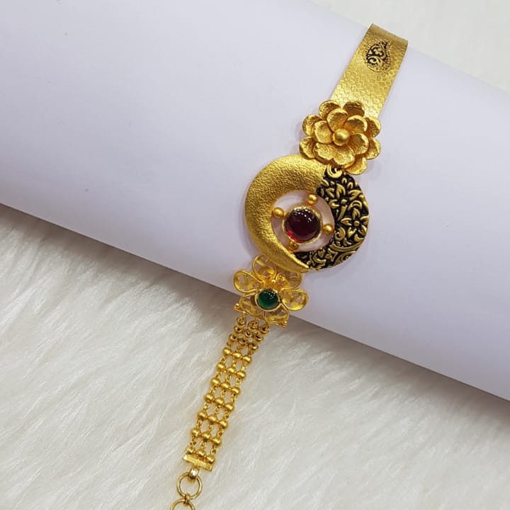 916 22ct Antique Bracelet