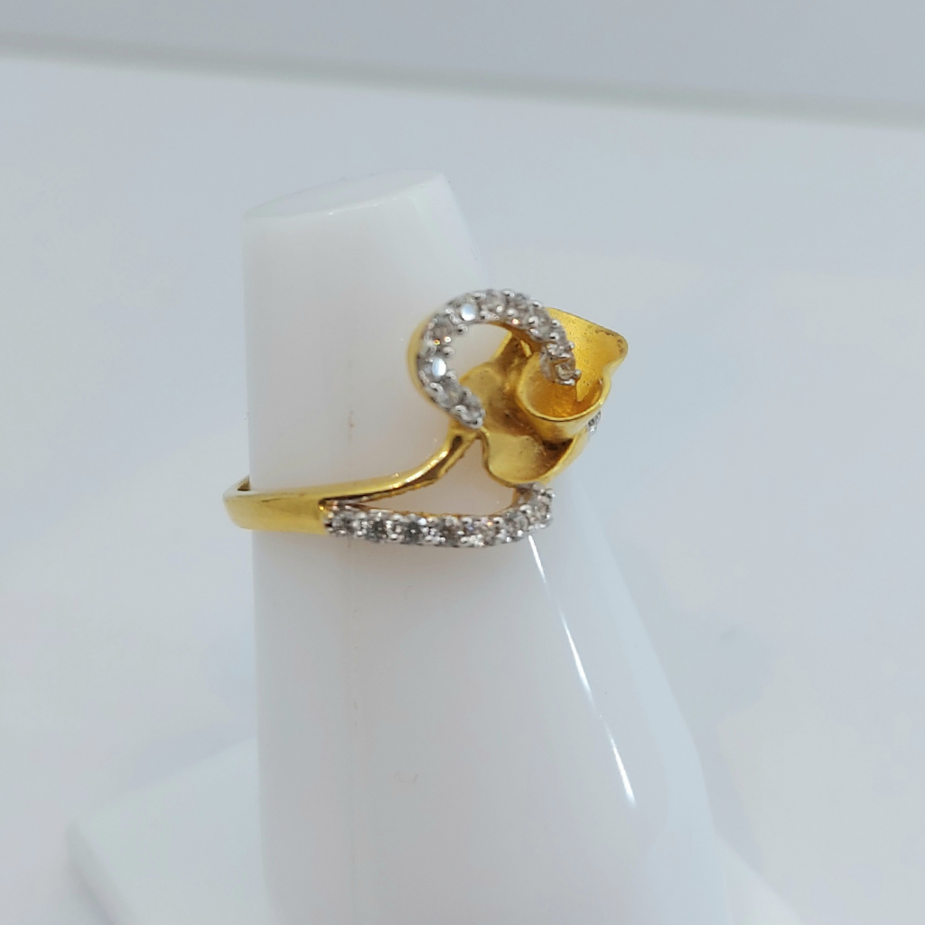 22K Gold CZ Delicate Ring - Image 4