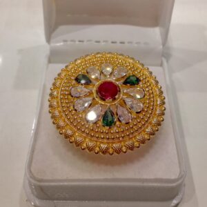 Ladies Queen Antique F. Ring