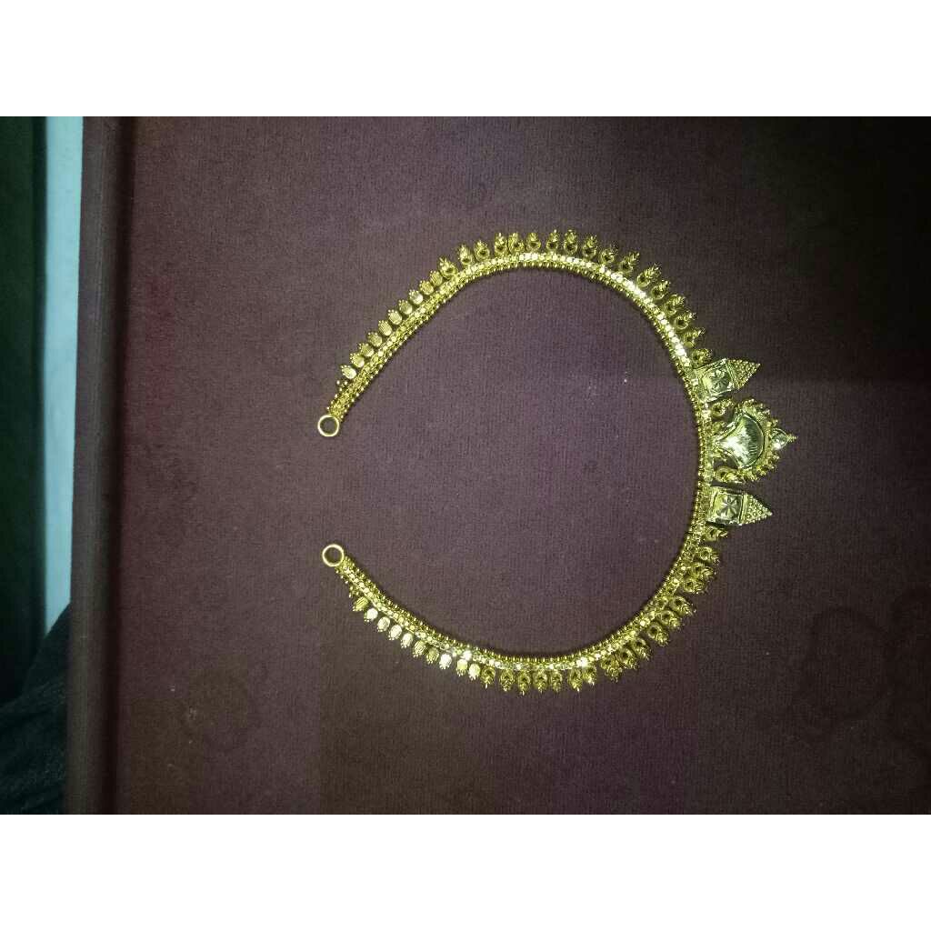 916 Gold Leaf Shape Modern Necklace