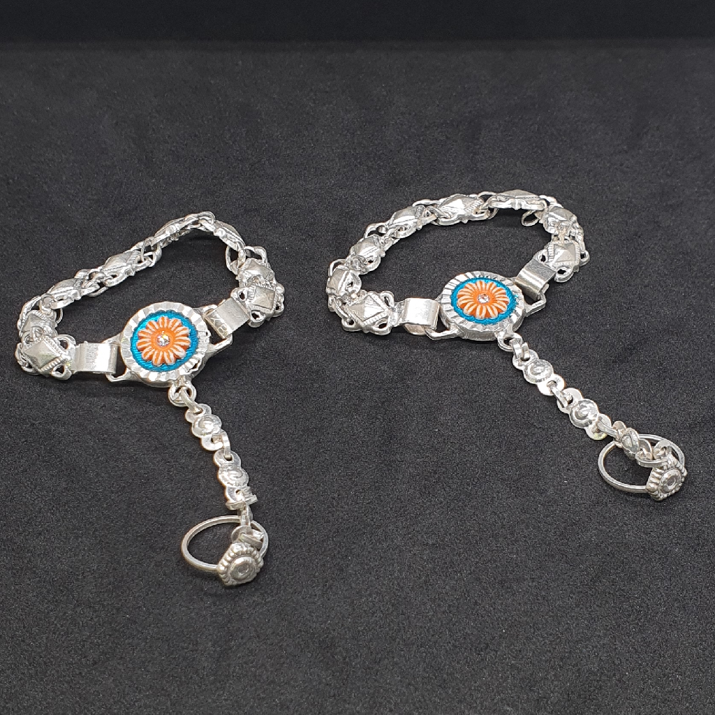 Silver Baccha Pochi