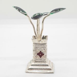 Silver tulsi kyaro