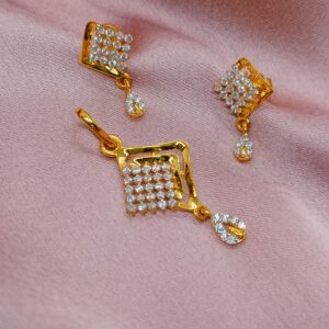 22k Fancy Design Pendant Set