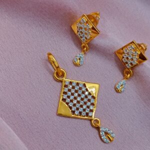 22k Fancy Design Pendant Set