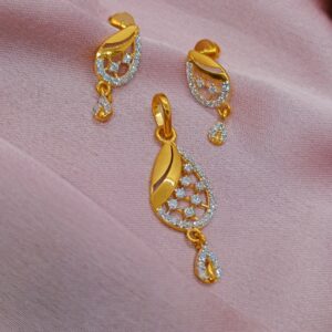 22k Fancy Design Pendant Set