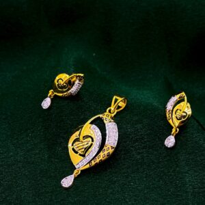22k Gold Heart Shape Diamond Pendant Set