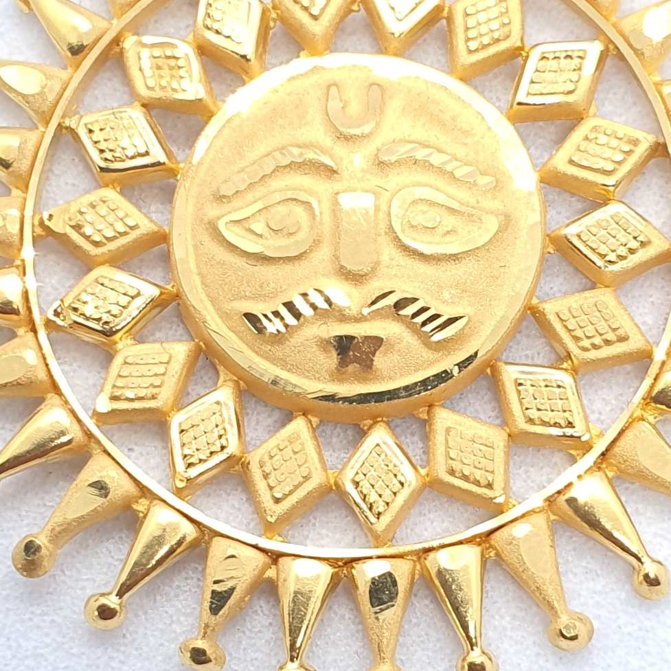 Gold 22.k Surya Design Pendant - Image 2