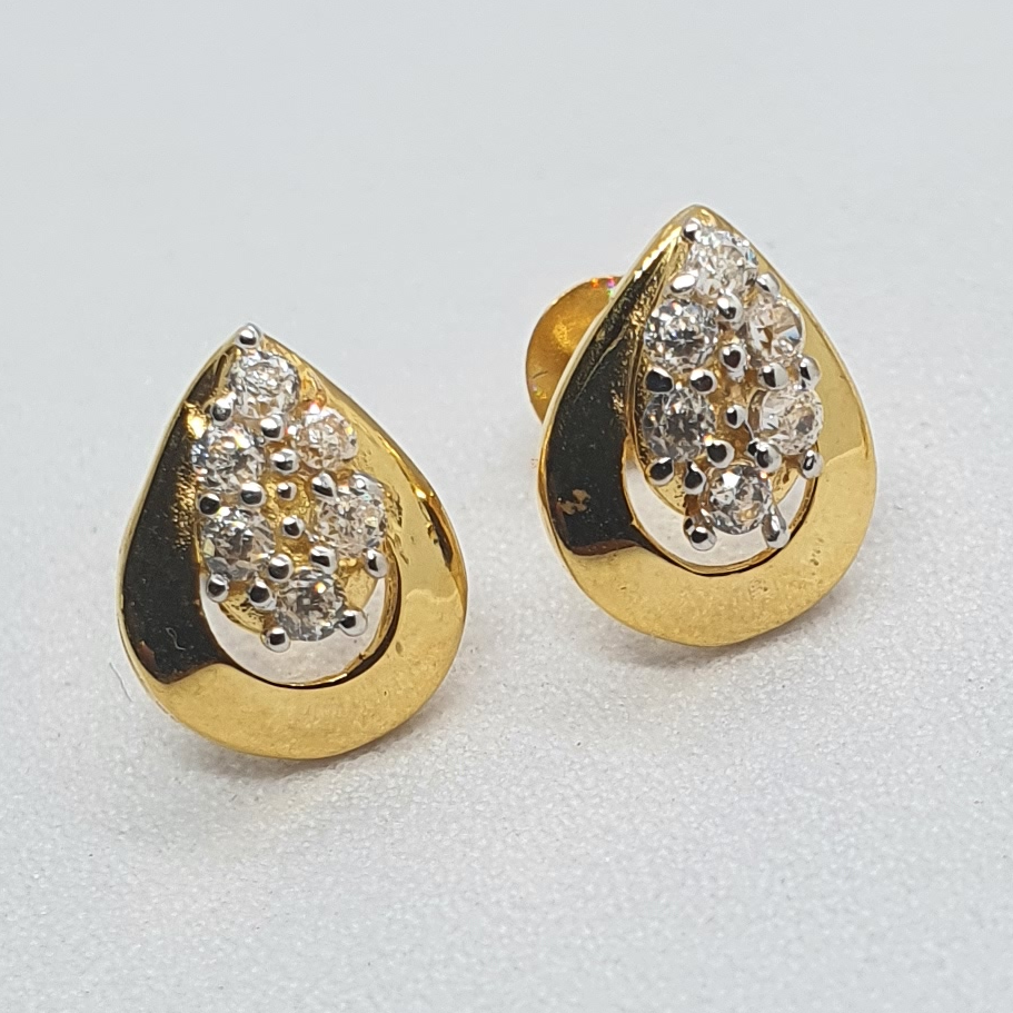 Gold 18.k Fancy Diamond Pendant Set - Image 2