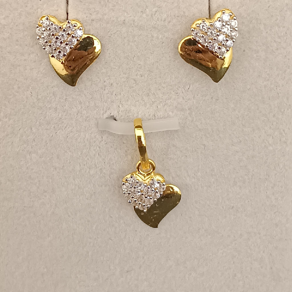 Heart Design Fancy Pendant Set