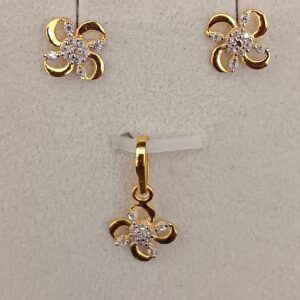 Flower Design Fancy Pendant Set