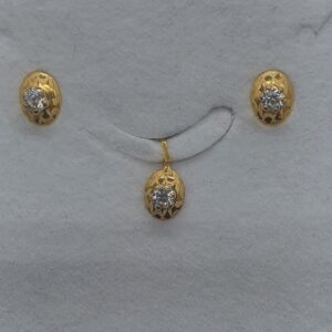 Gold Light Weight Pendant Set