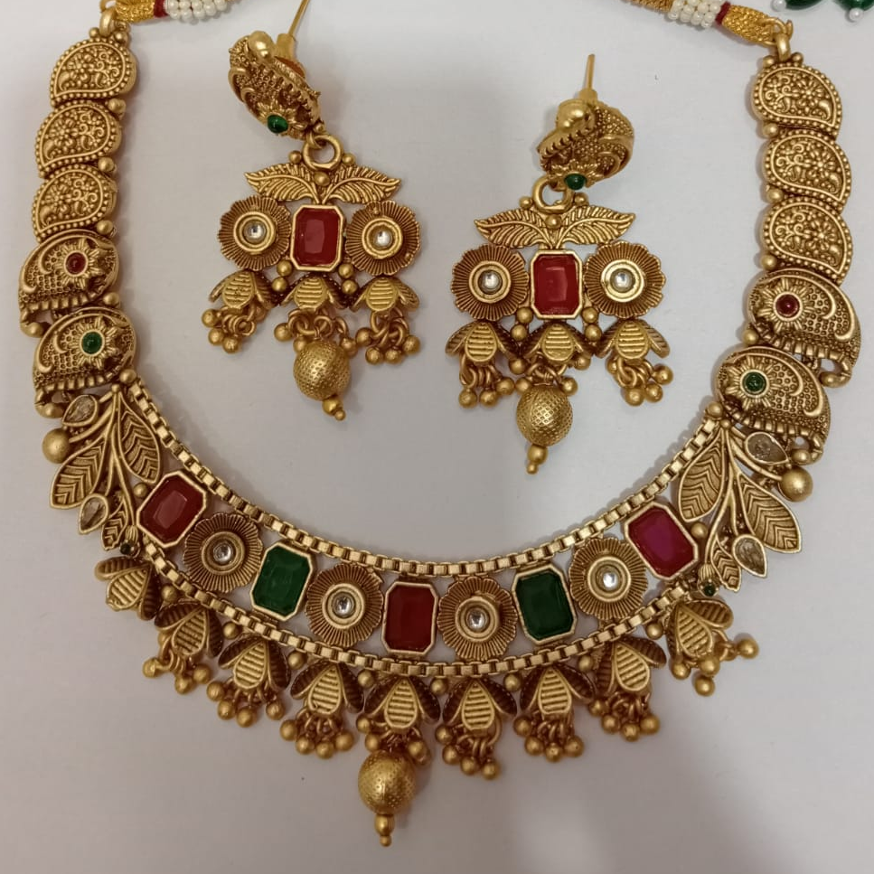 Imitation wedding necklace