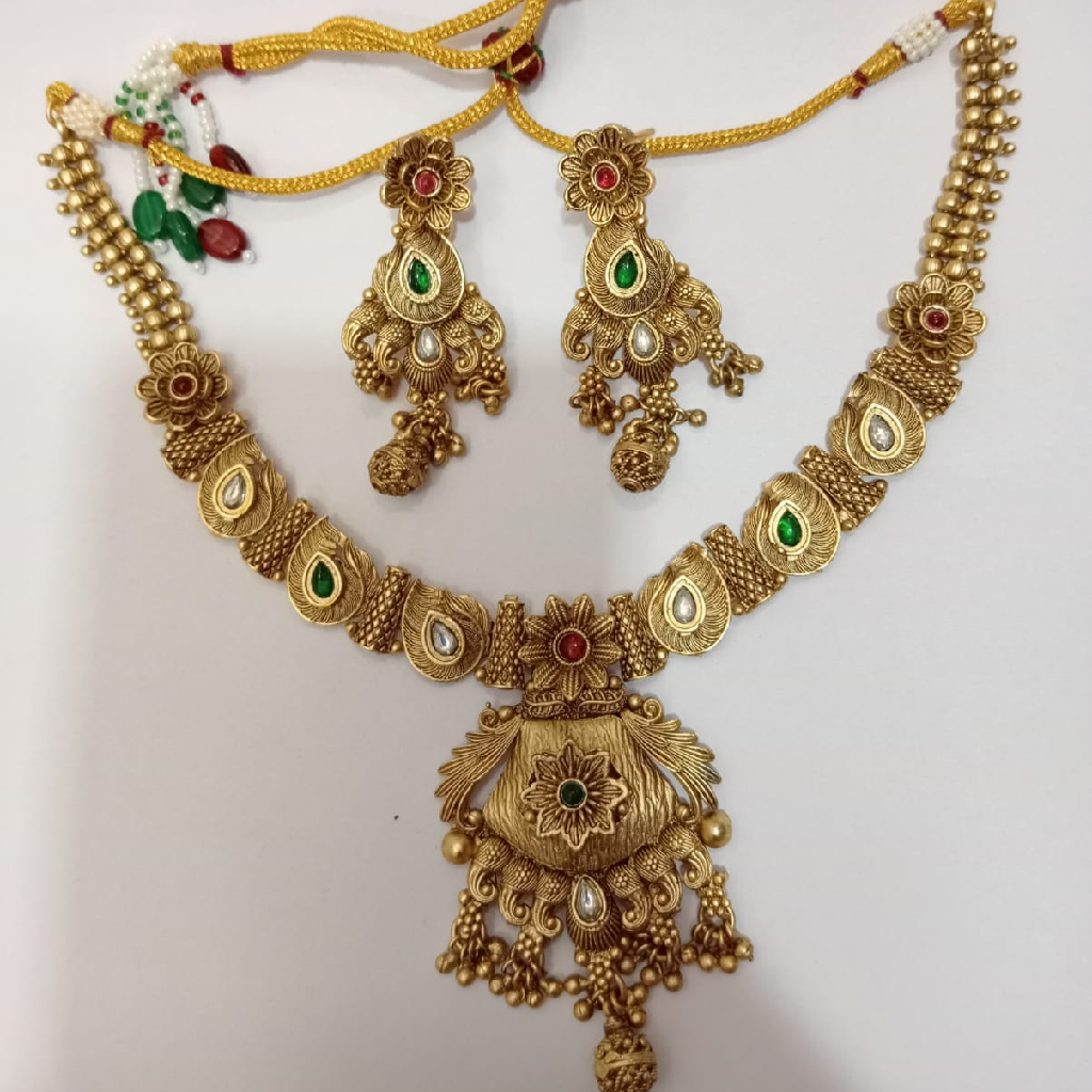 Imitation Antique Necklace Set