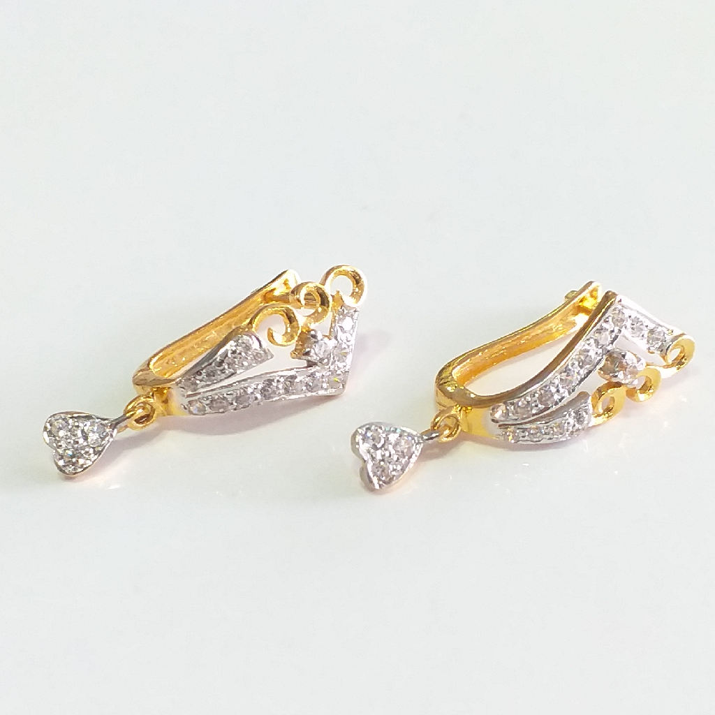 18k Fancy Design Diamond Earringe