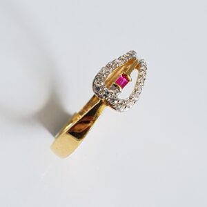 gold diamond fancy design ring