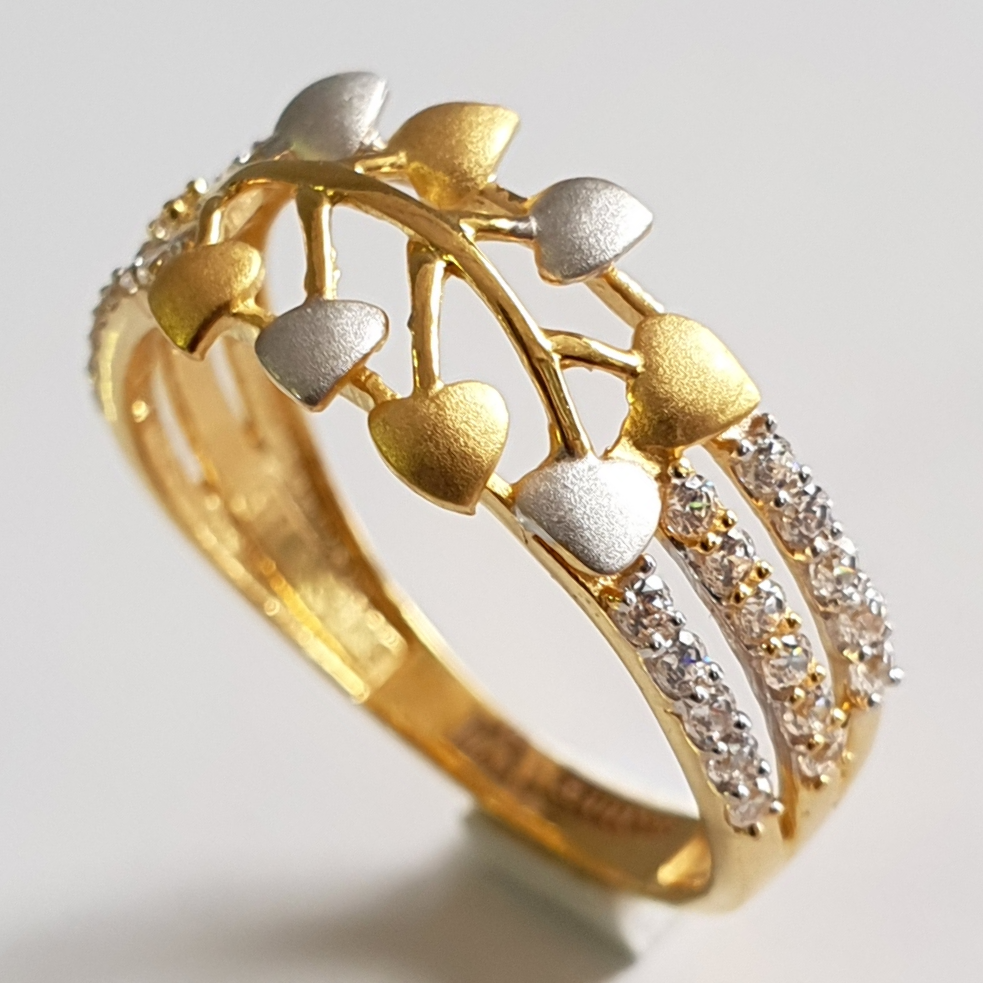 22k gold diamond and flower design - Image 3