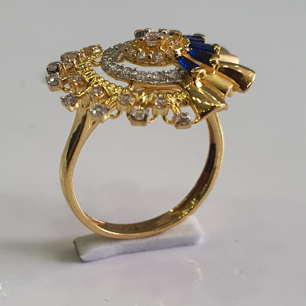 Blue And White Diamonds Antique Design Ring