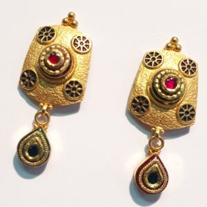 916 traditional look earrings