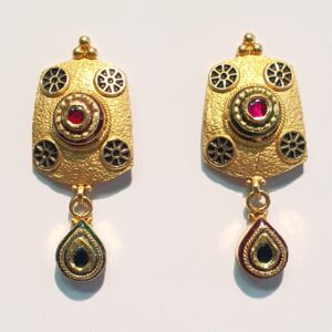 916 traditional look earrings