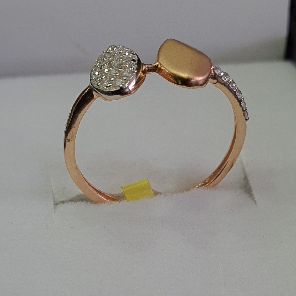 18k rose gold one side diamond & antique design ring of woman - Image 2