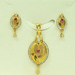 916 Red And White Fancy Design Pendant Set