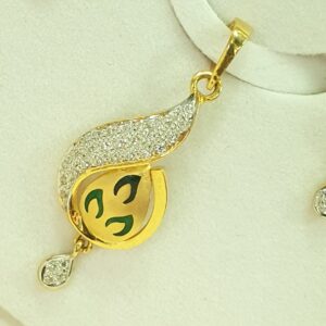 916 diamond fancy pendant set