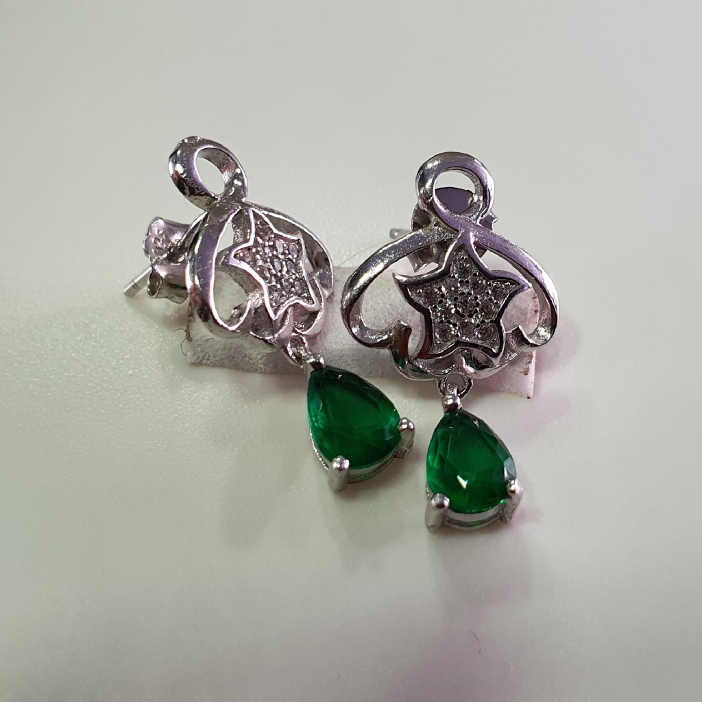 925 Sterling Silver Mini Diamond Earring - Image 2