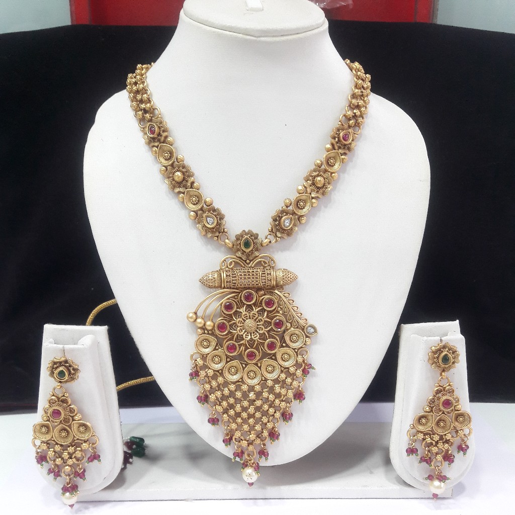 Antique necklace set