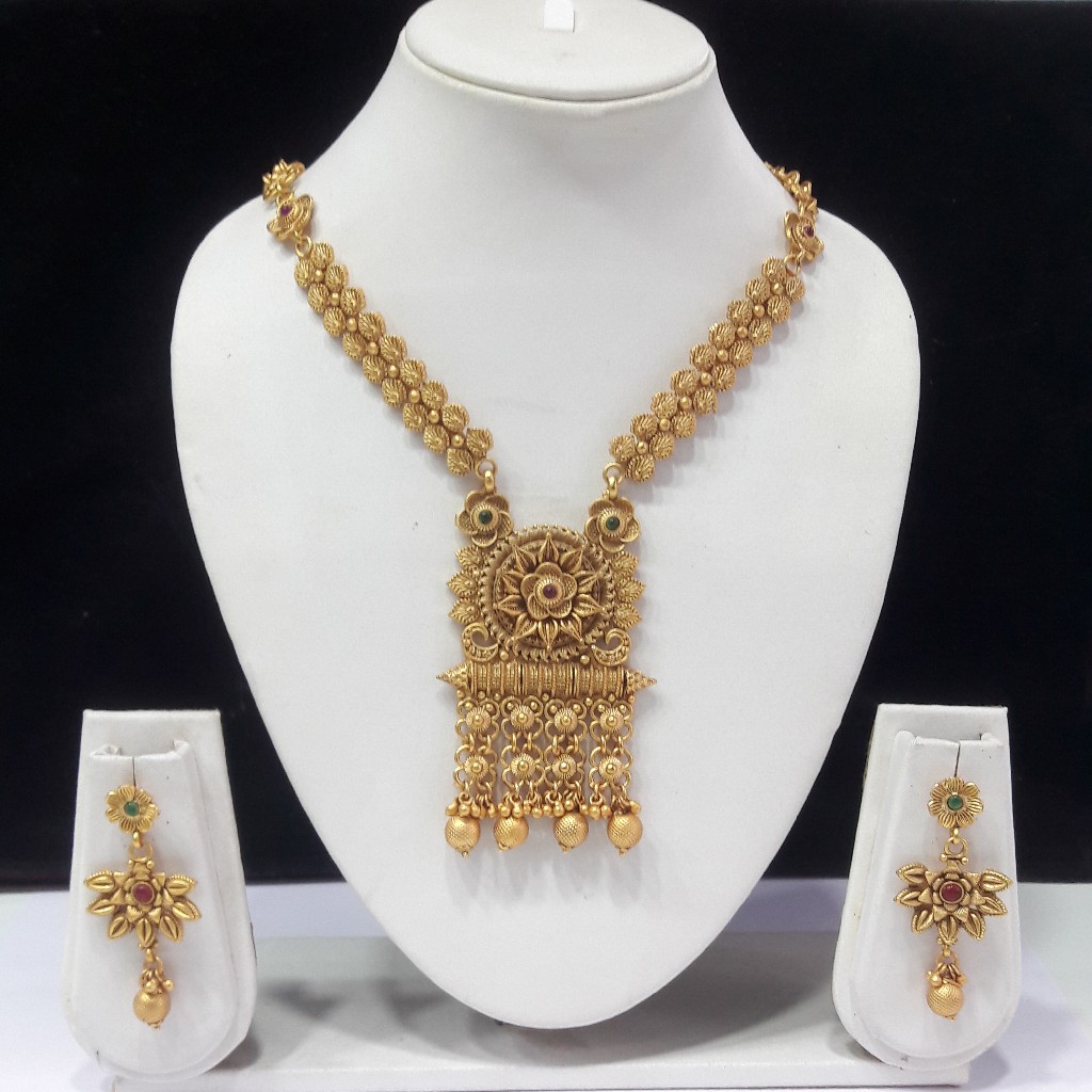 Antique necklace set