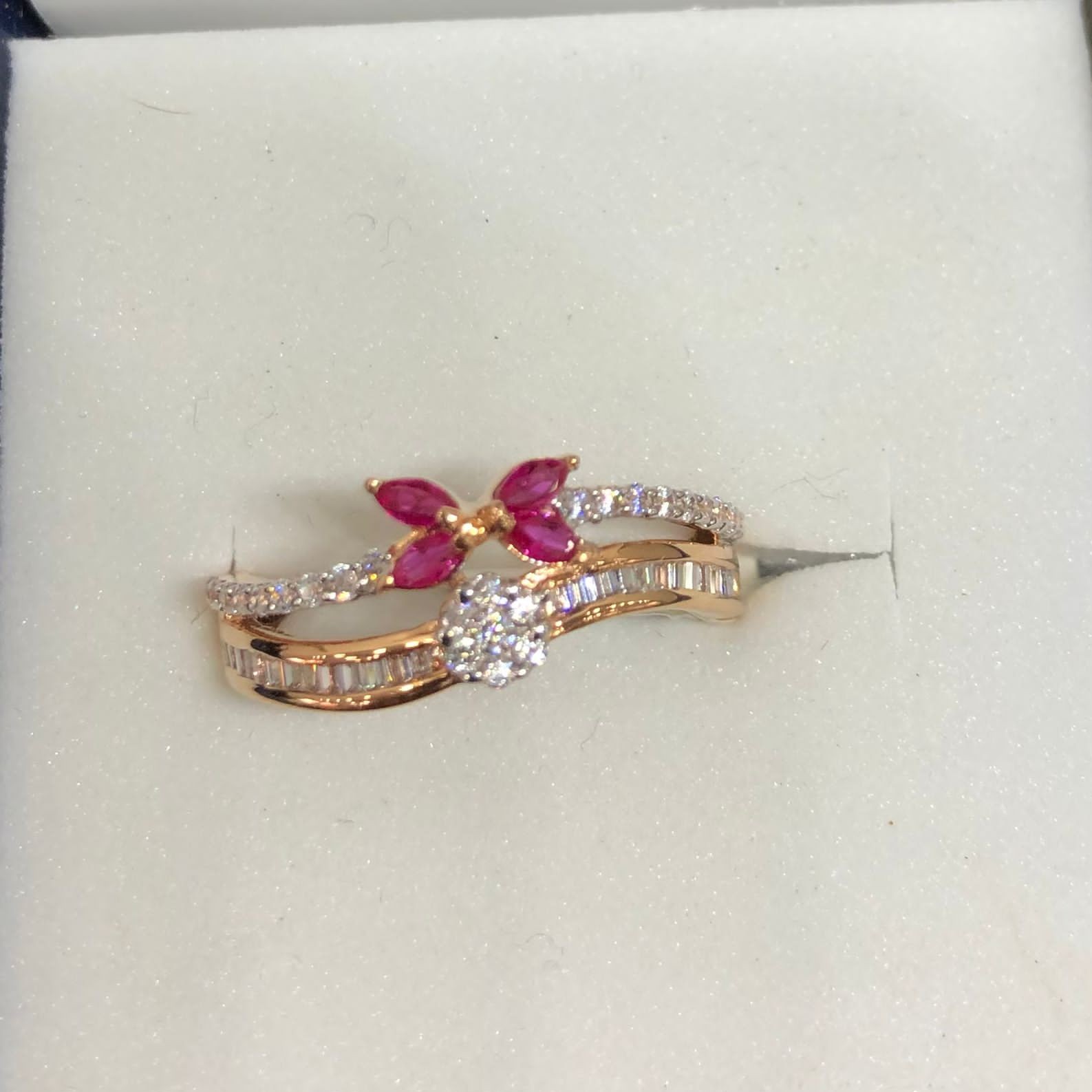 18K Gold Floral Ring