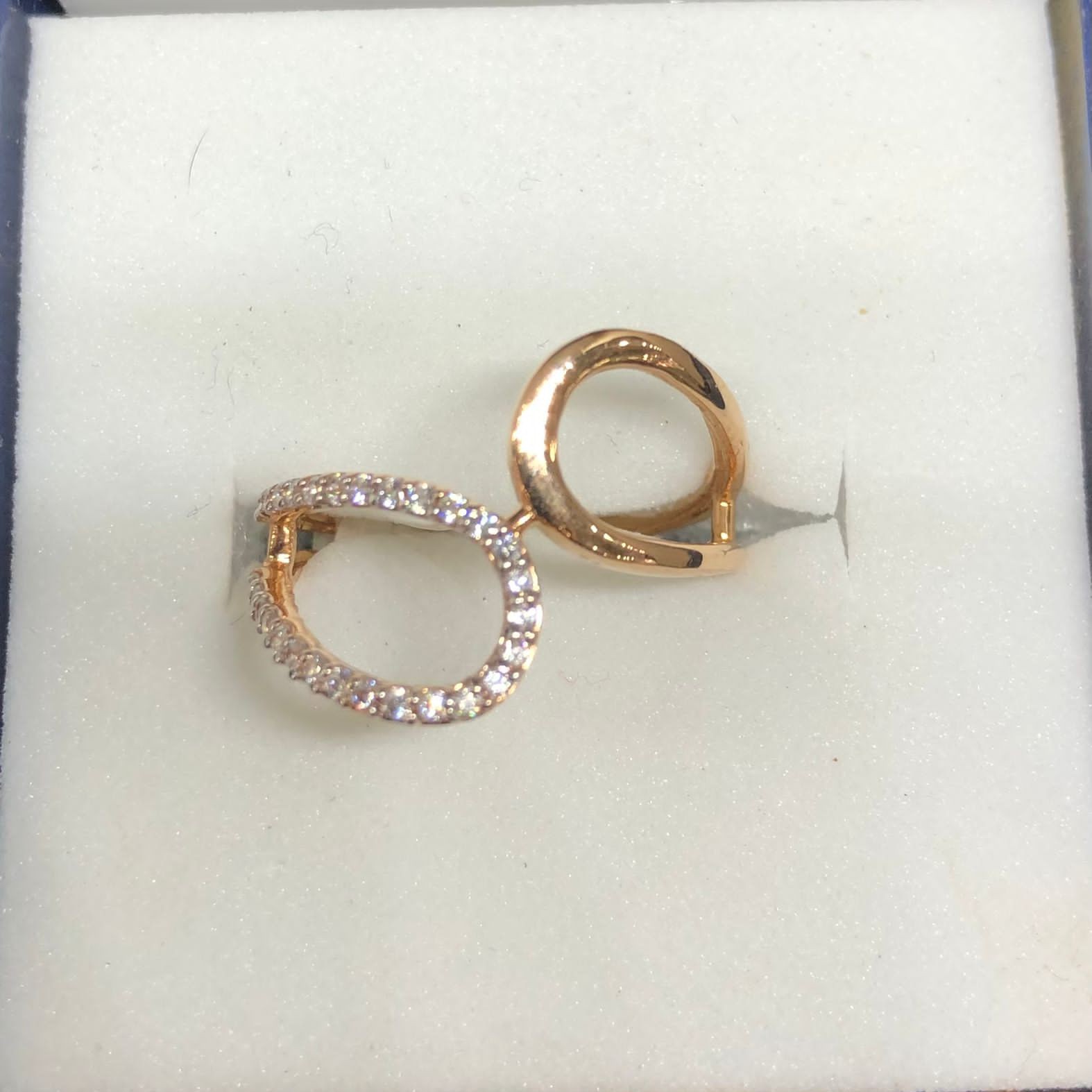 18K Gold Pretty Ring
