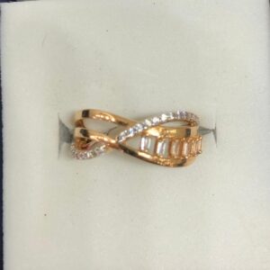 18K Gold Elegant Ring