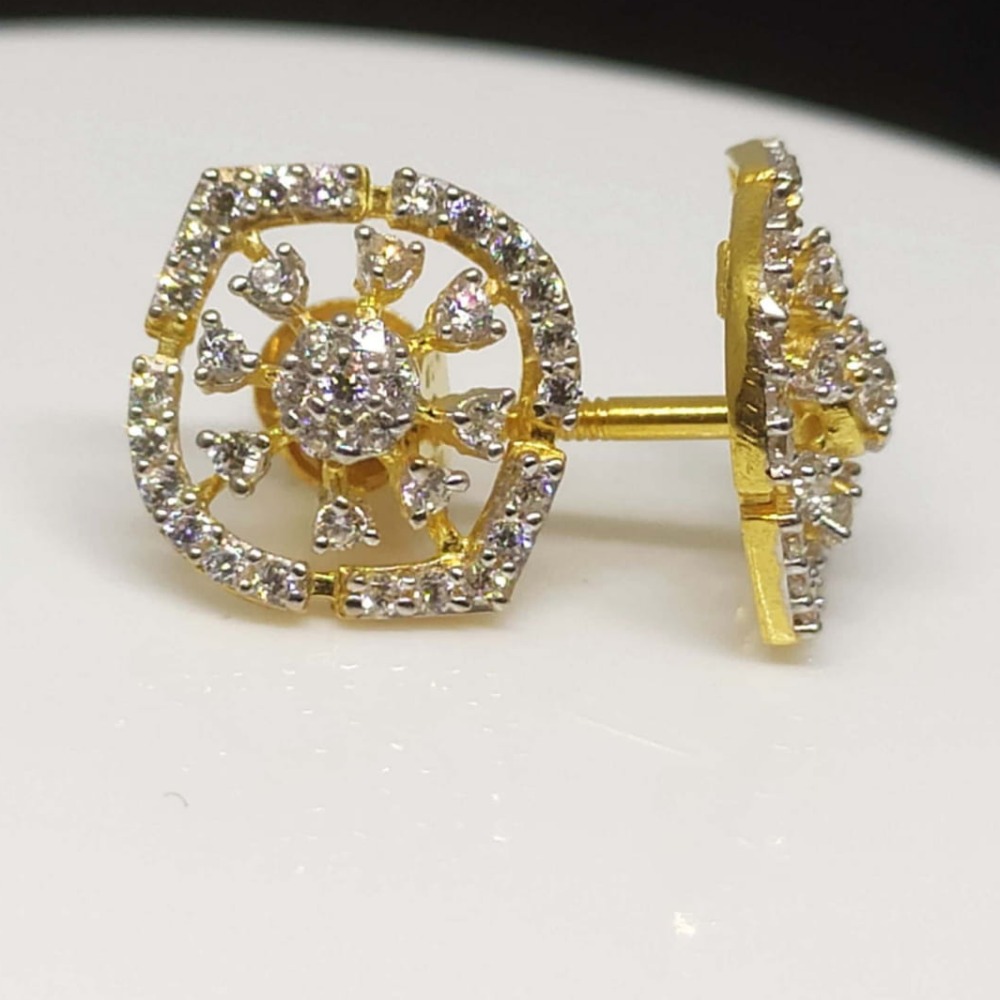 916 hallmark stylish gold earring