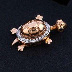 916 gold tortoise design pendant