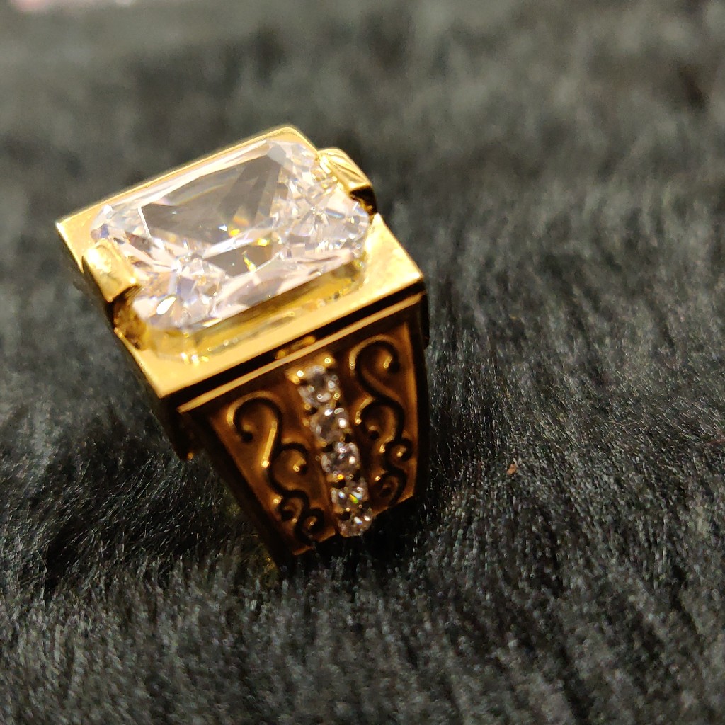 Solitaire zents designer ring