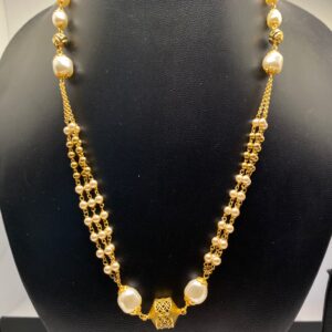 Antique pearls necklace