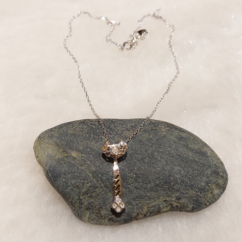 Silver necklace