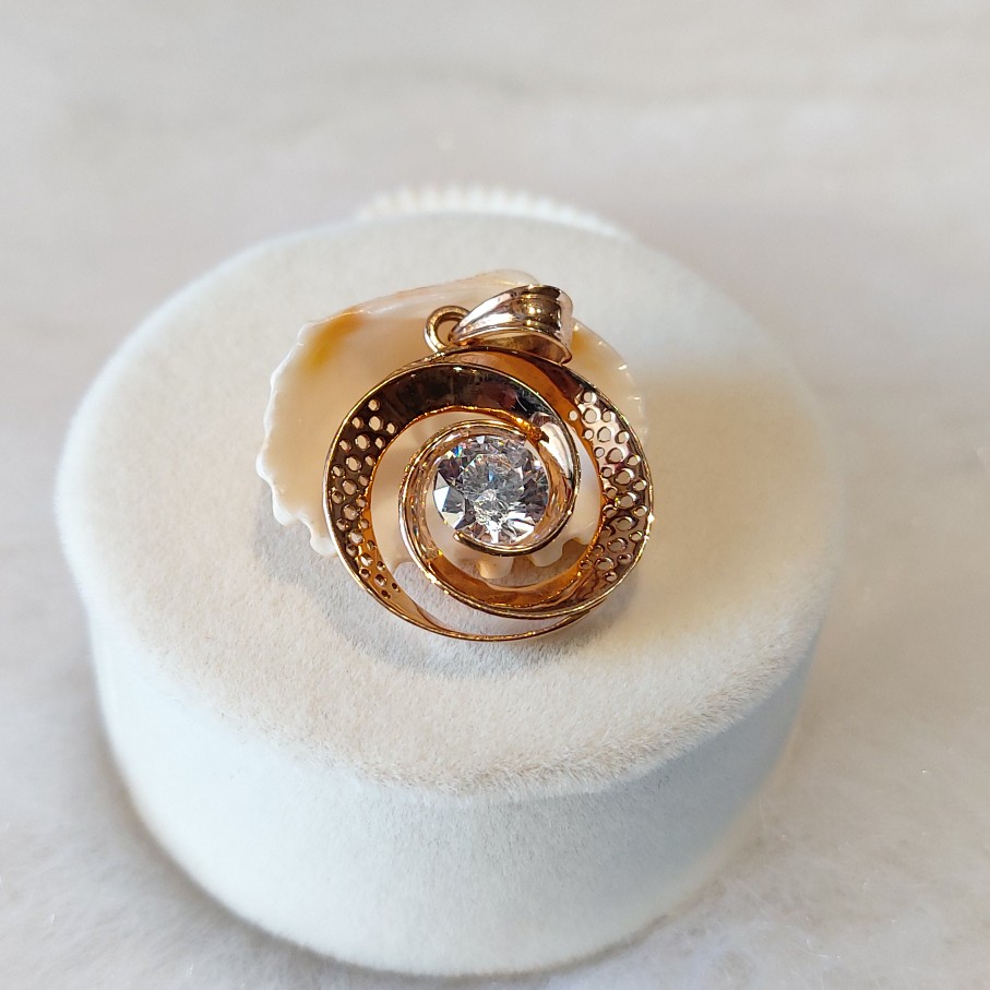 Rose Gold Pendant - Image 2