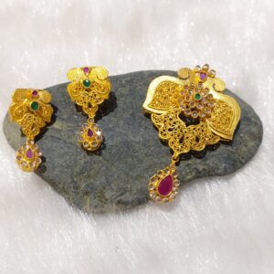 Antique Pendant Set