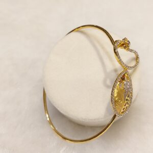 Ladies bracelet