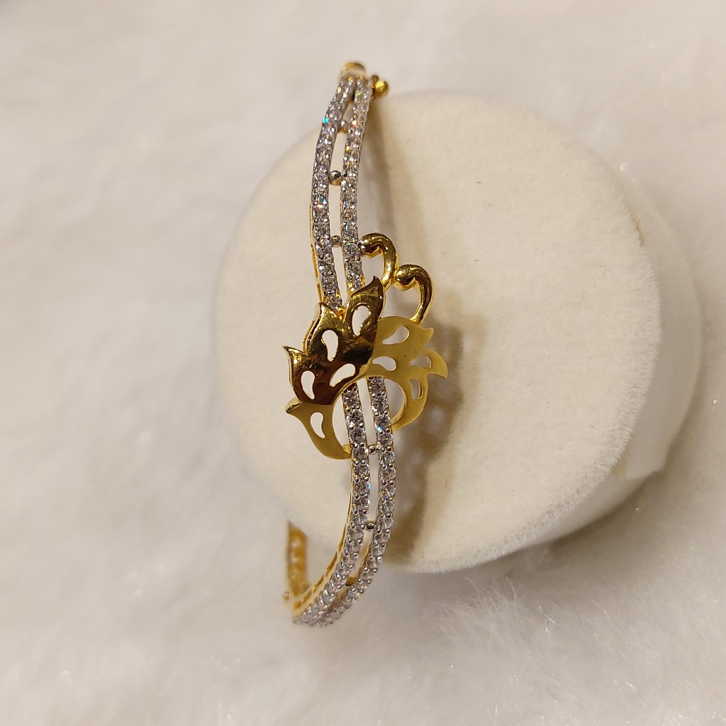 Ladies bracelet