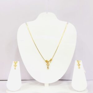 22kt, 916 Hm, Yellow Gold bow design pendant with chain JKC166
