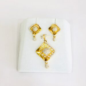 22 Karat, 916 Hall-Marked, Yellow Gold square diamond shape with circle in between the texture Pendant With Earrings Set Jkp016