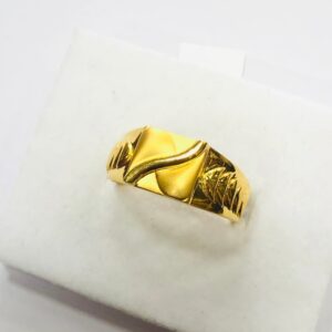 22kt, 916 hm, yellow gold Curved line design ring for men jkr224