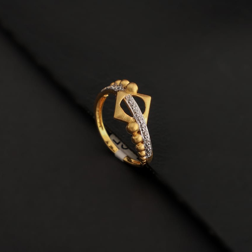 Ladies ring