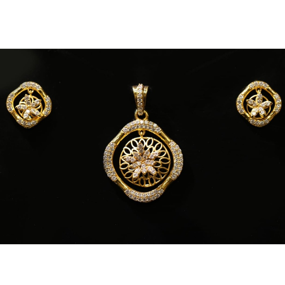 22KT Gold Hallmark Flower Design Pendant Set