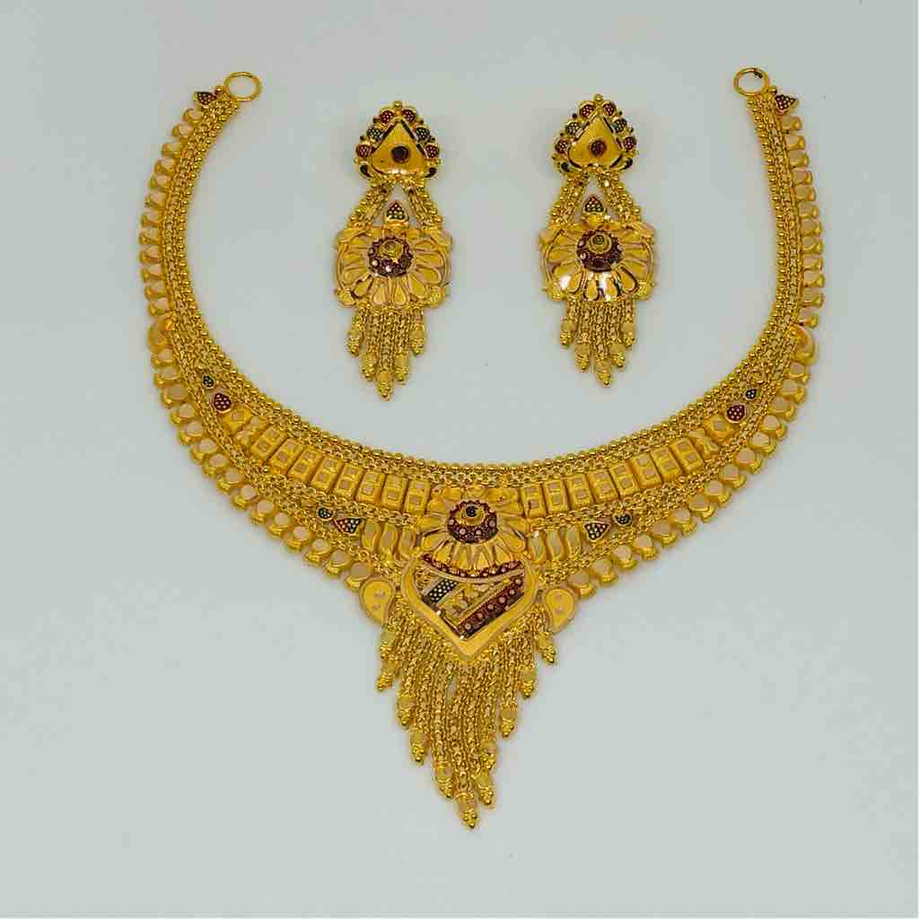 18kt exclusive ladies necklace set