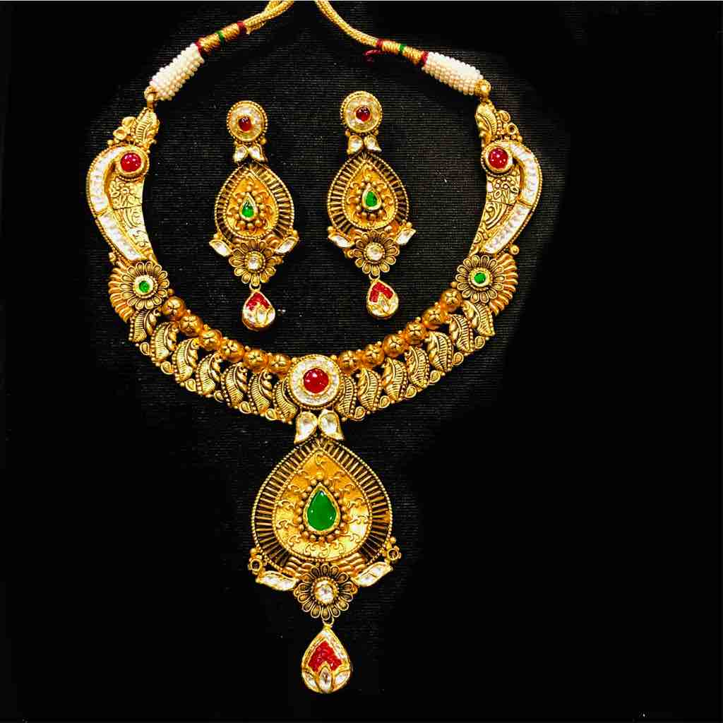 916 Gold Exclusive Jadtar Necklace Set